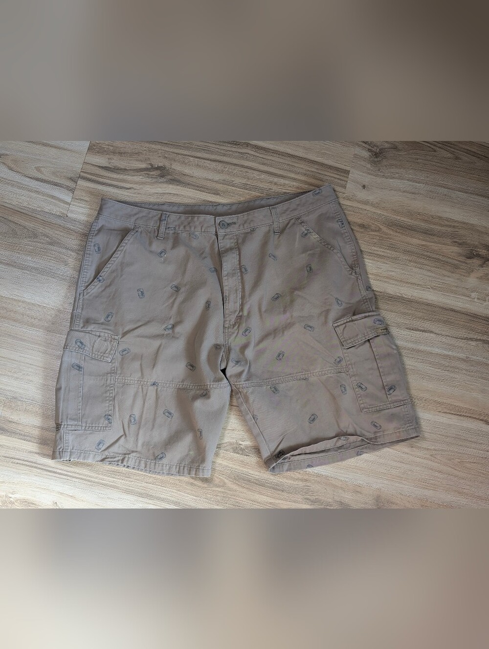 Wrangler Khaki Cargo Shorts With Beer/ Soda Design 6 Pockets Men's